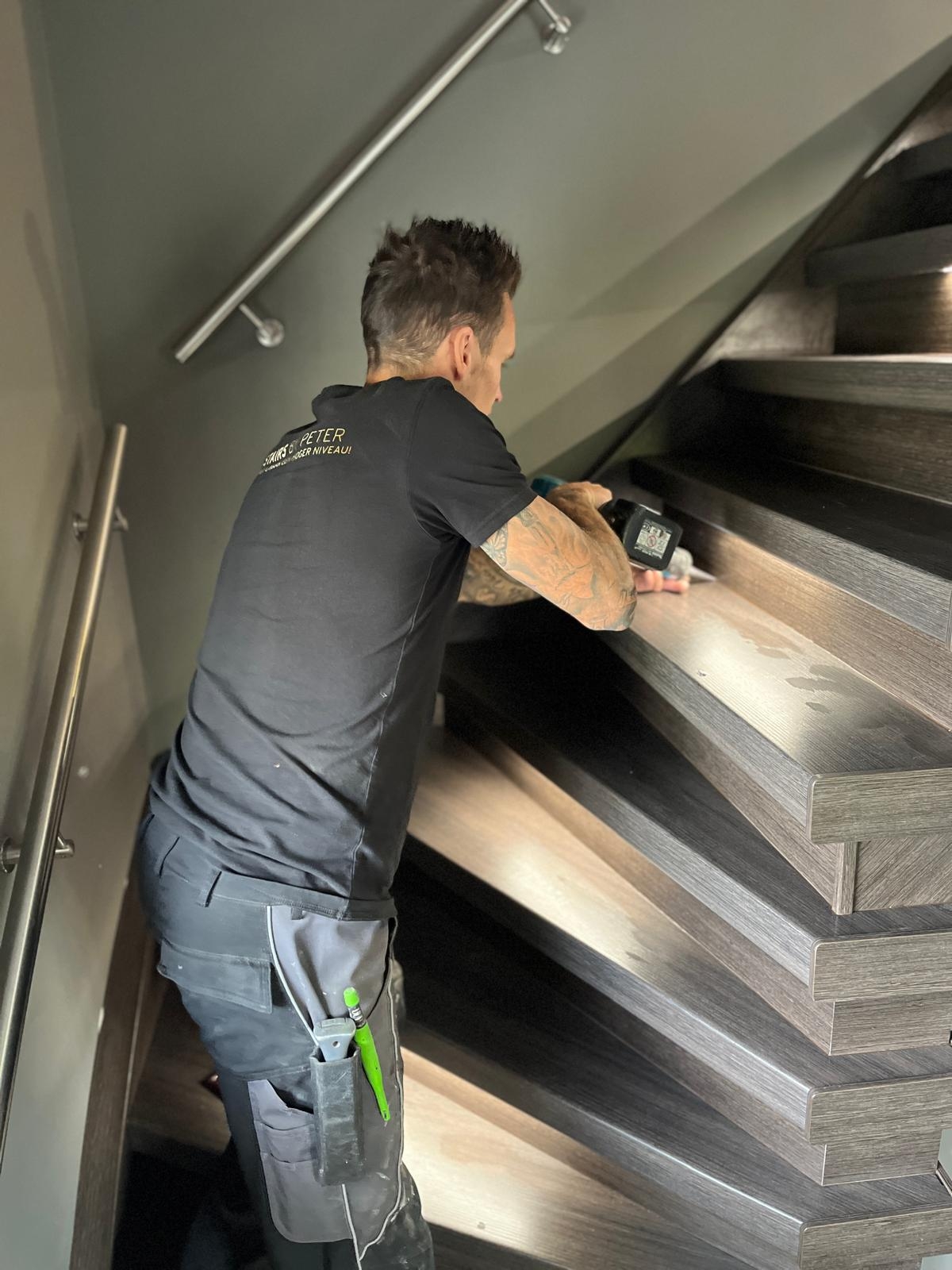 traprenovatie stramproy met verlichting