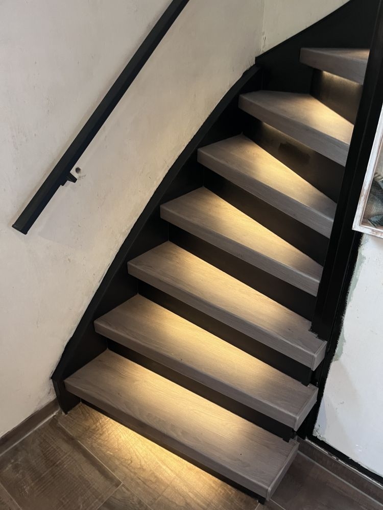 Bussoleno eik met zwarte wangen en stootborden