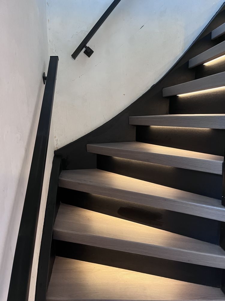 Bussoleno eik met zwarte wangen en stootborden