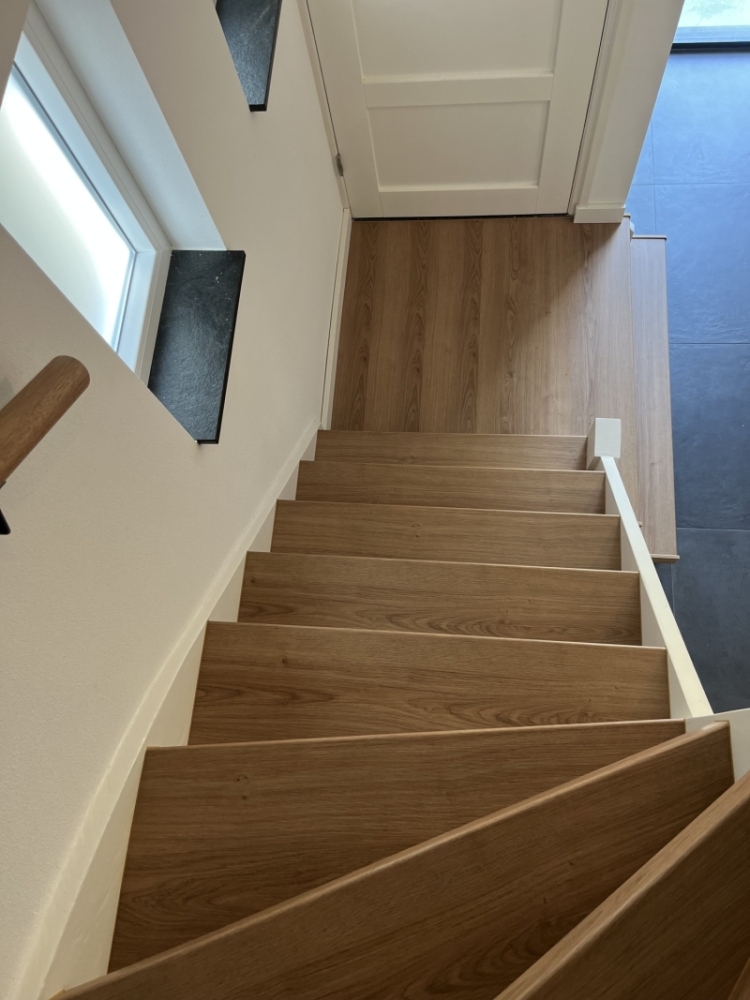 Traprenovatie Landgraaf - Tirools eiken