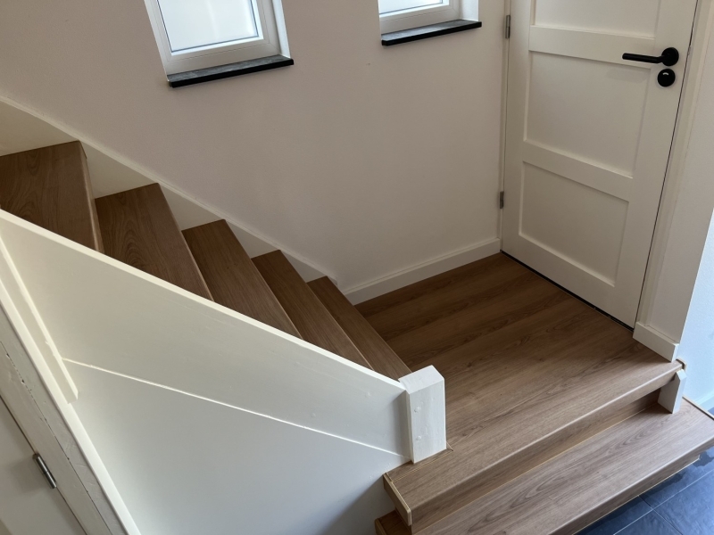 Traprenovatie Landgraaf - Tirools eiken